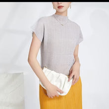 Feriole Pleated Top