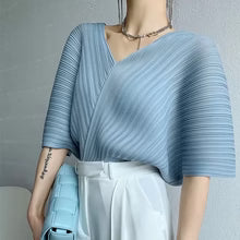 Ecla Pleated Top