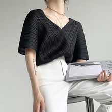 Ecla Pleated Top