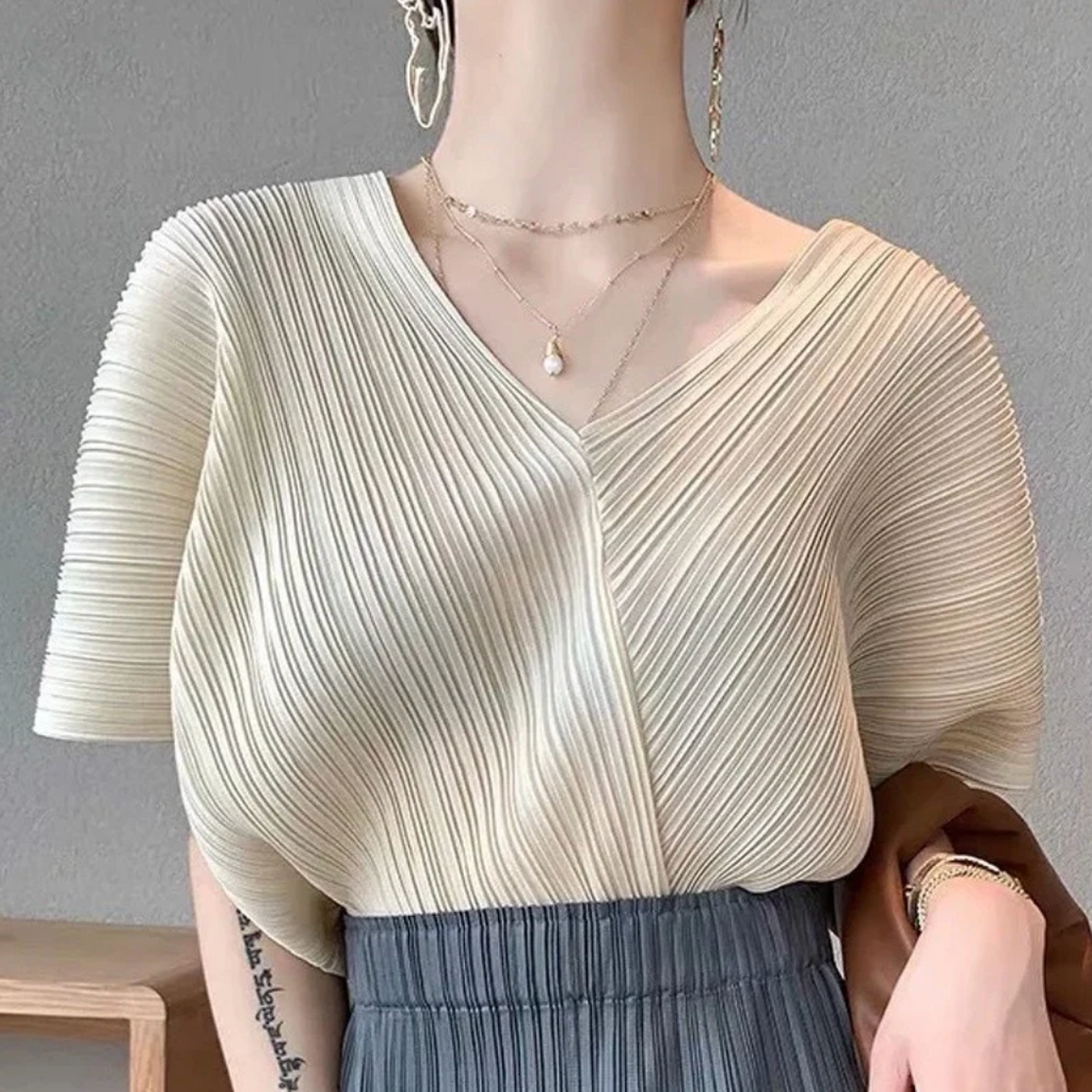 Ecla Pleated Top